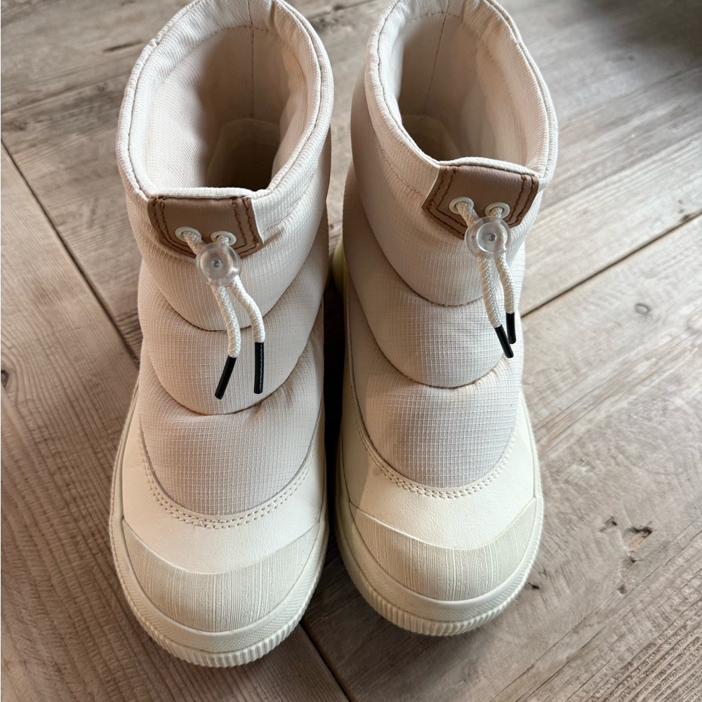 NWOT Sorel Out N About™ IV Puffy Waterproof
